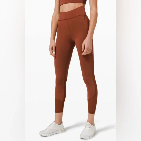 Lululemon Everlux and Mesh High-Rise Tight 25"
Dark Terracotta - Picture 2 of 8